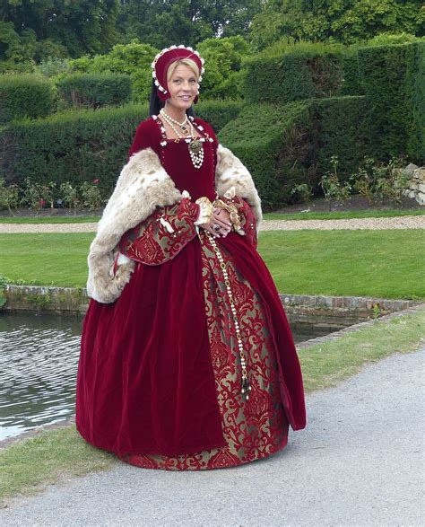 tudor fashion styles